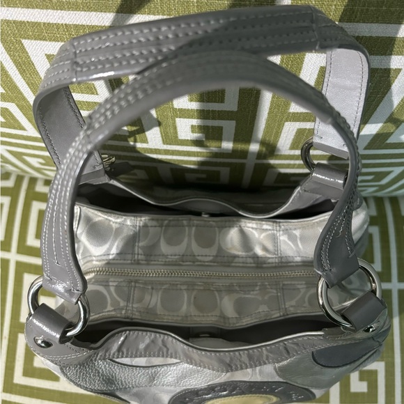 Genuine Coach Silver & Gray Leather Logo And Signature Fabric Handbag & Wristlet - Picture 10 of 16